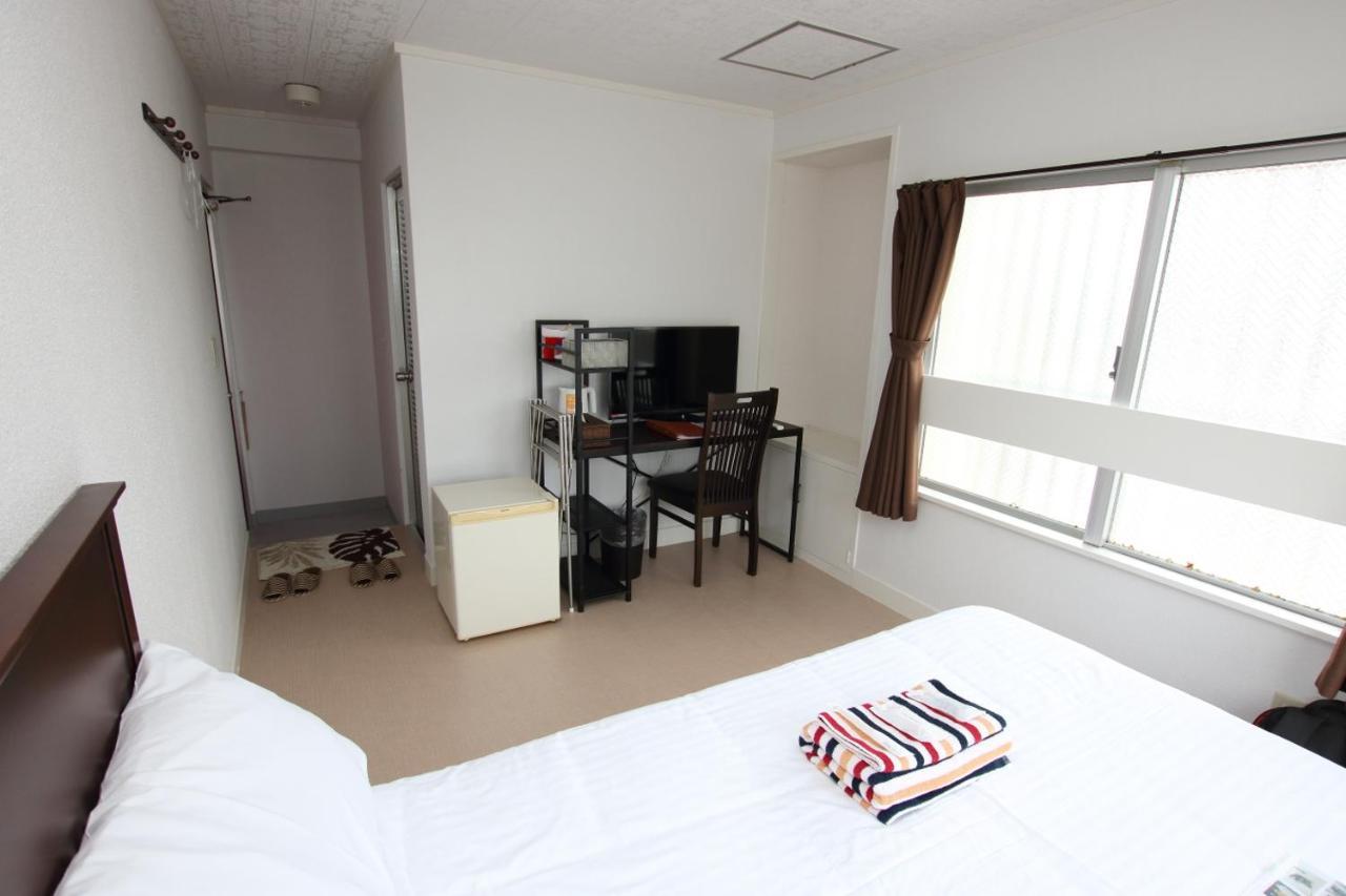 Seven House Urasoe Hotell Exteriör bild